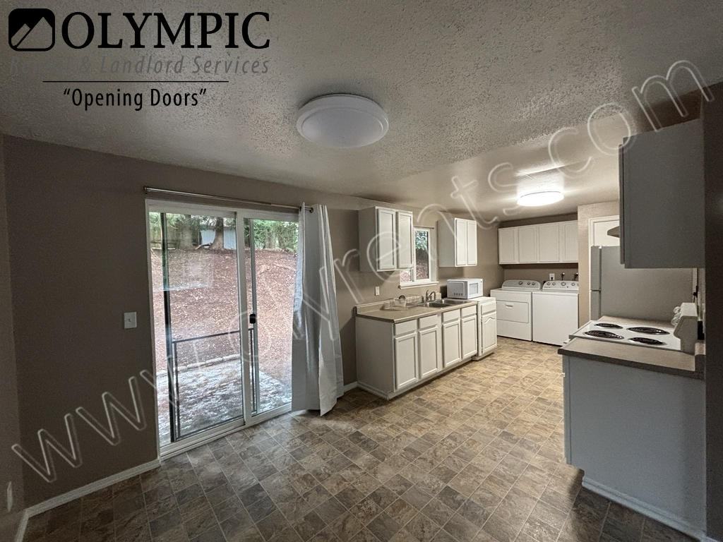 4333 Ridgewood Ln Nw - Photo 4 of 11