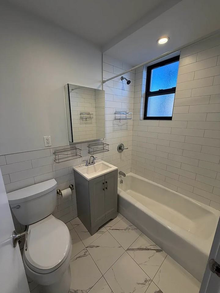 2101 73rd St #GF - Photo 3 of 11