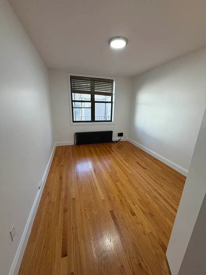 2101 73rd St #GF - Photo 7 of 11