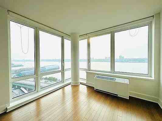 60 Riverside Blvd #1705 - Photo 2 of 9