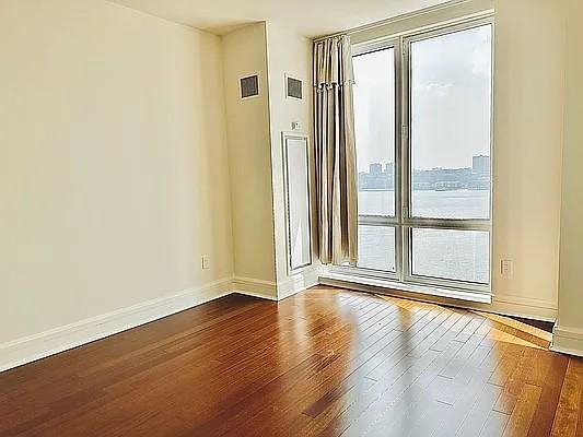 60 Riverside Blvd #1705 - Photo 5 of 9