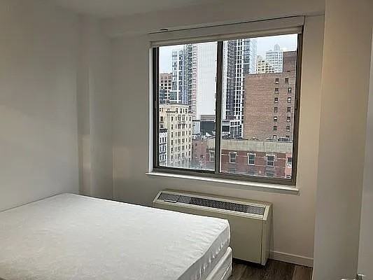 556 3rd Ave #804 - Photo 7 of 14