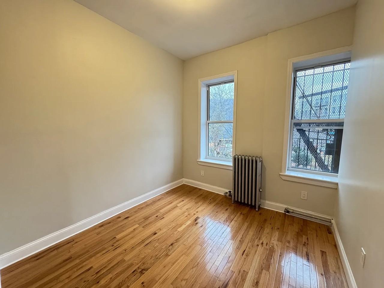 1072 Putnam Ave #2 - Photo 4 of 8