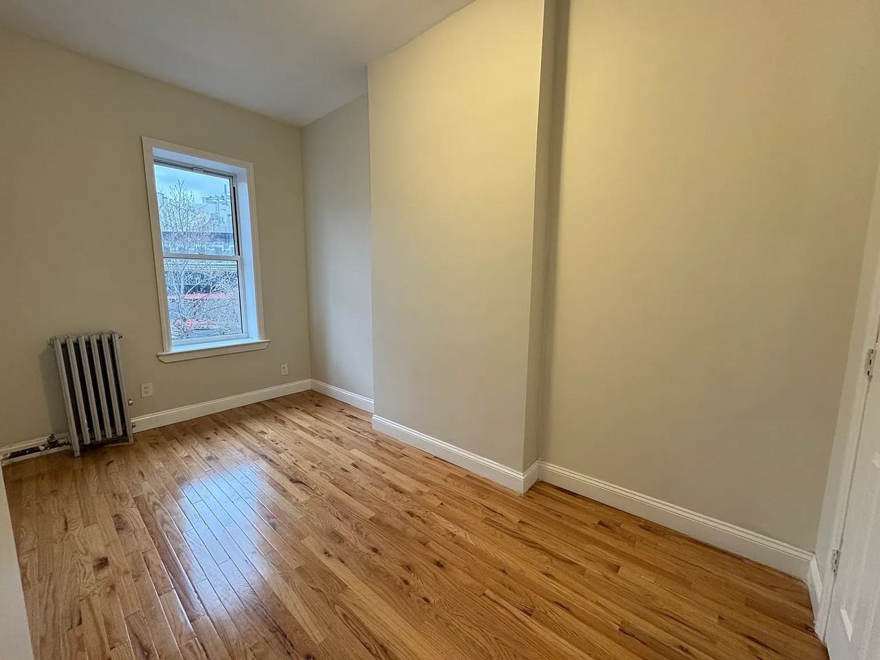 1072 Putnam Ave #2 - Photo 5 of 8