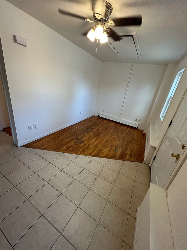 6 Joan Pl #1 - Photo 3 of 7