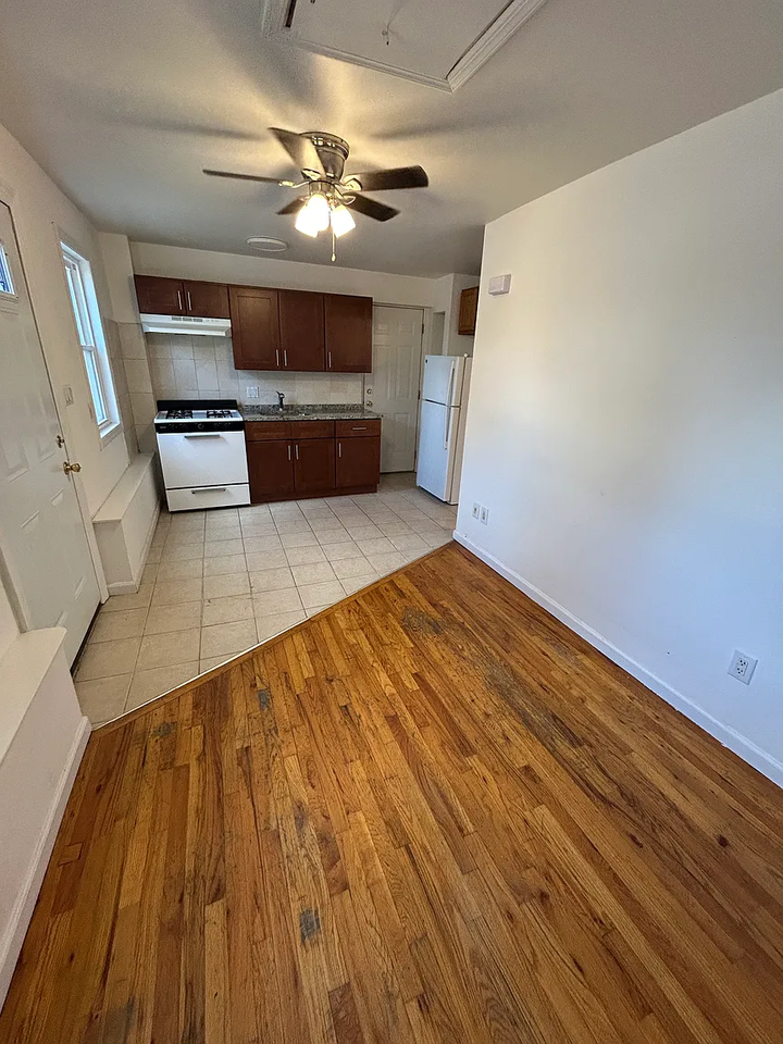 6 Joan Pl #1 - Photo 5 of 7