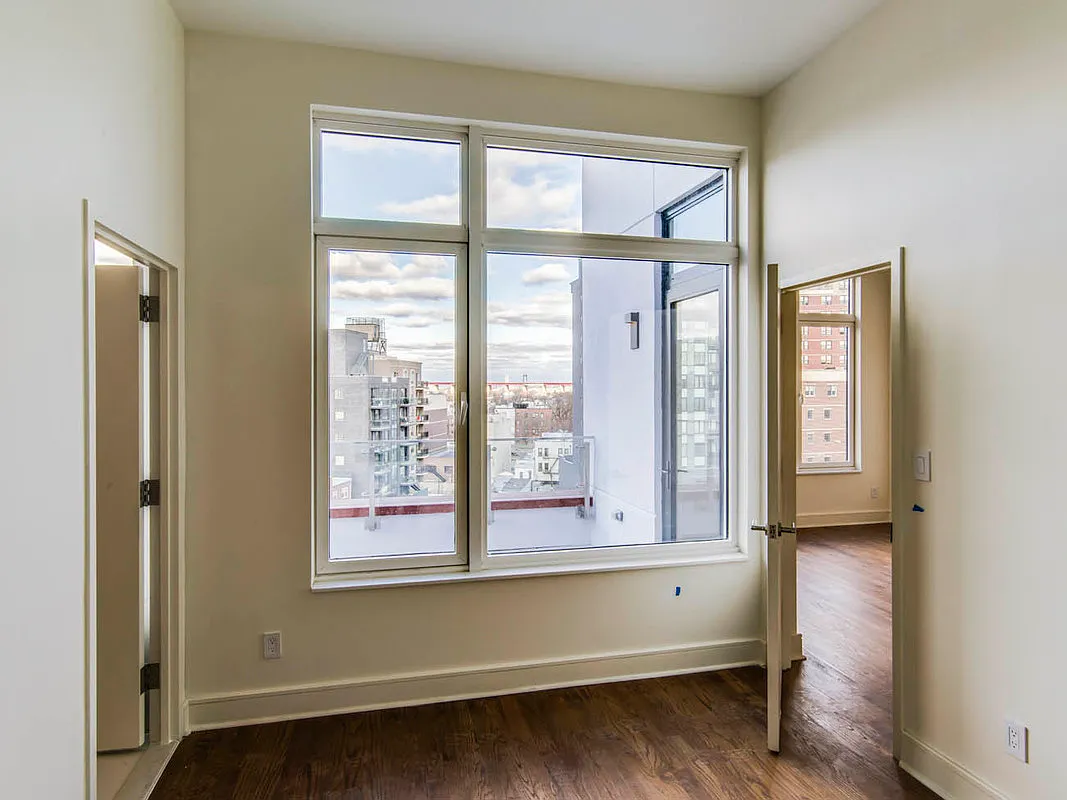 2605 28th St Ph B - Photo 4 of 9