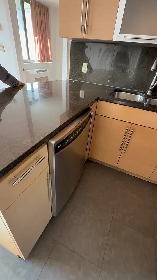 3132 Union St #2B - Photo 2 of 11