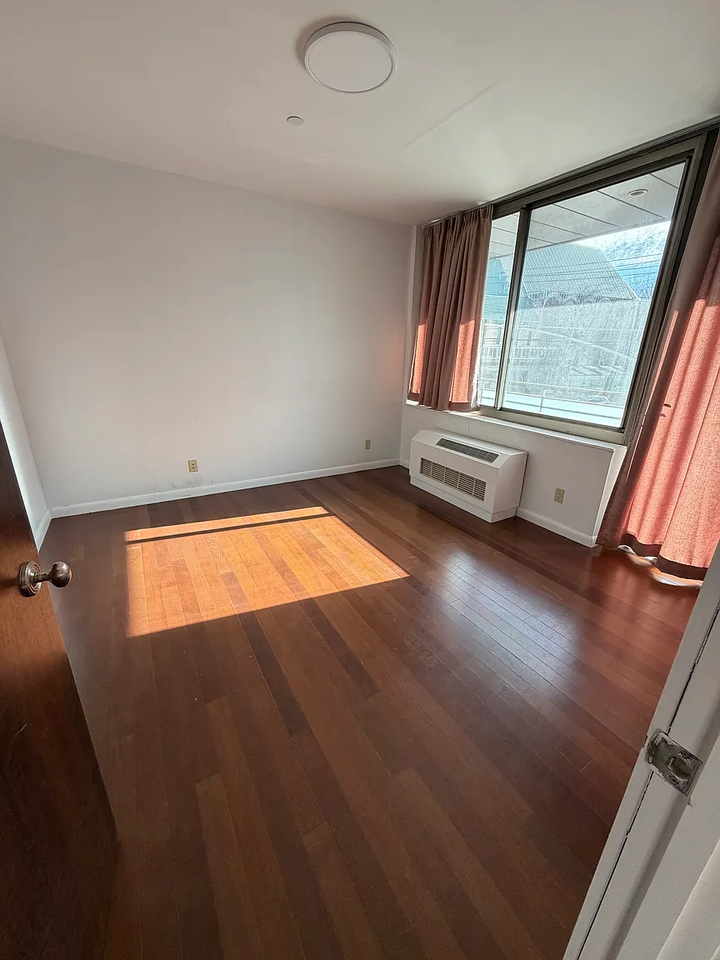 3132 Union St #2B - Photo 5 of 11