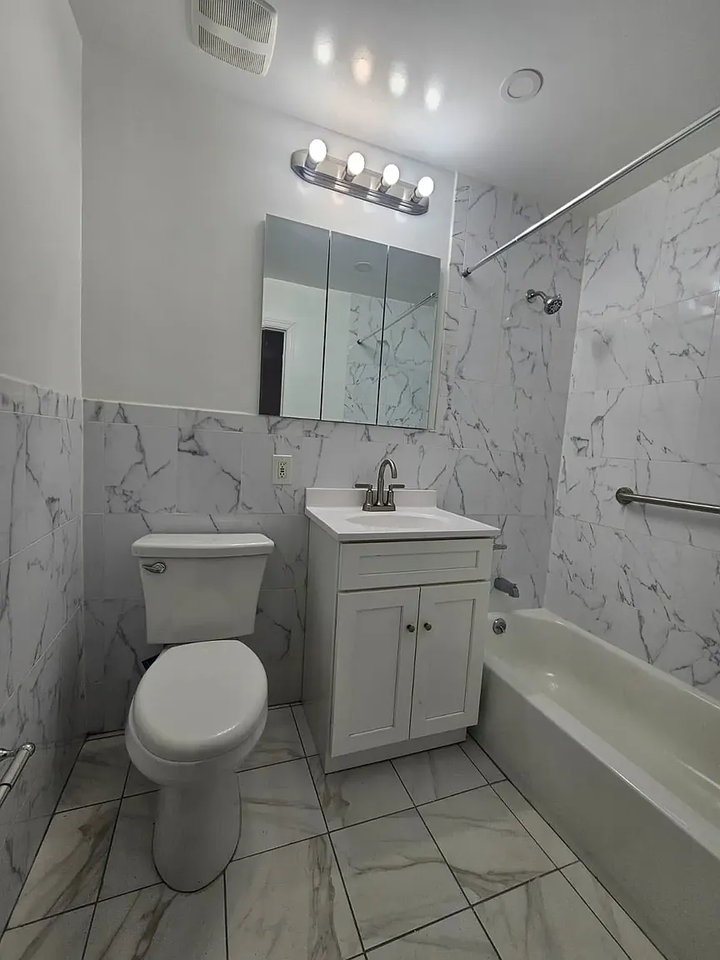 3238 36th St #1A - Photo 2 of 10