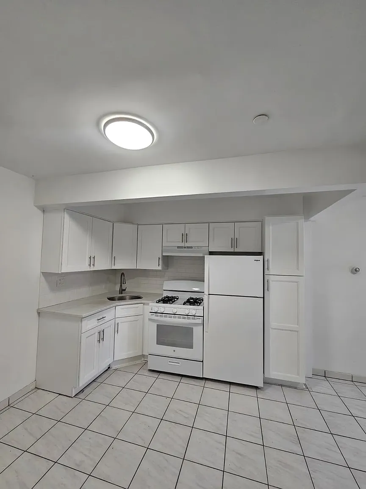 3238 36th St #1A - Photo 4 of 10