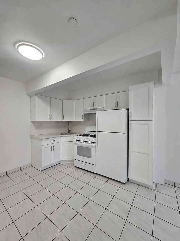 3238 36th St #1A - Photo 5 of 10