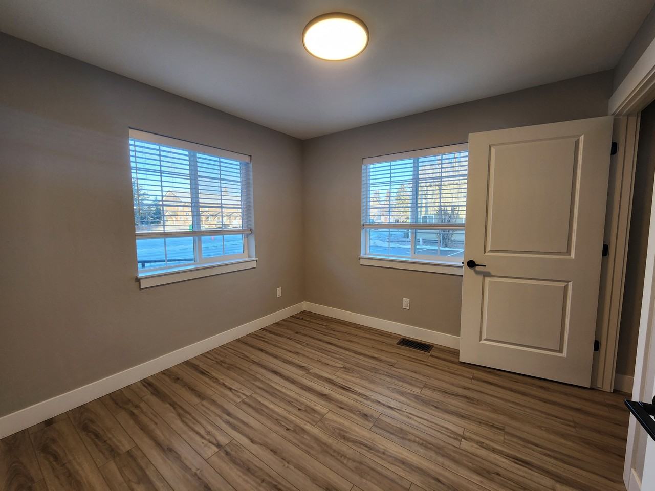 207 Spruce Rd - Photo 4 of 41