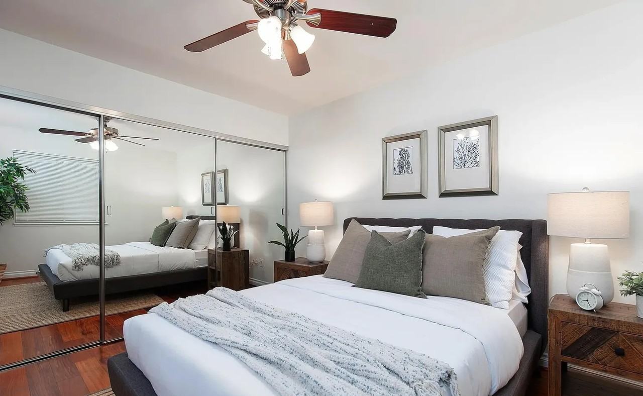 1756 Essex St - Photo 4 of 9