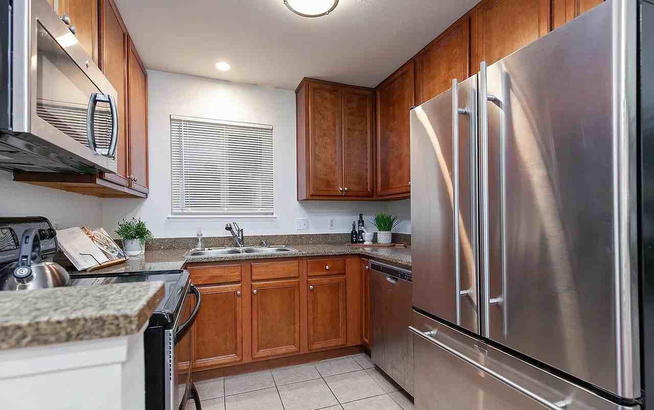 1756 Essex St - Photo 6 of 9