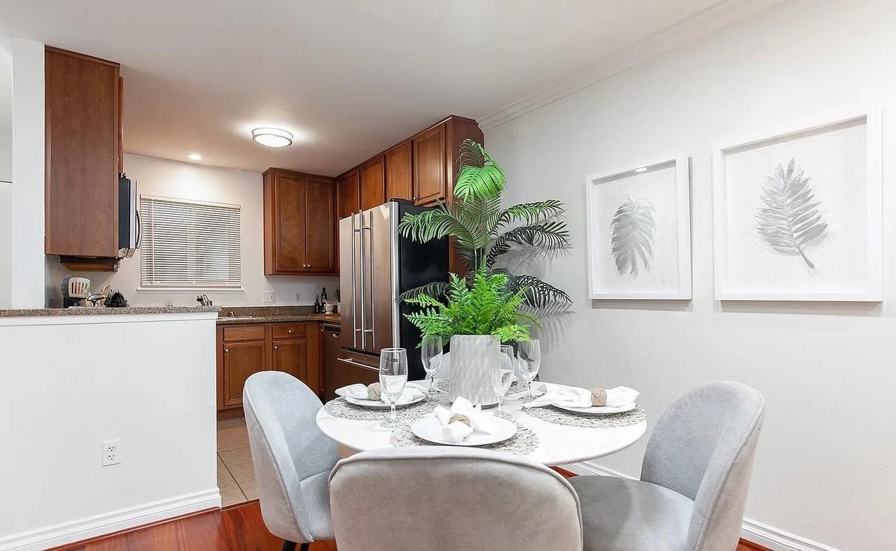 1756 Essex St - Photo 7 of 9