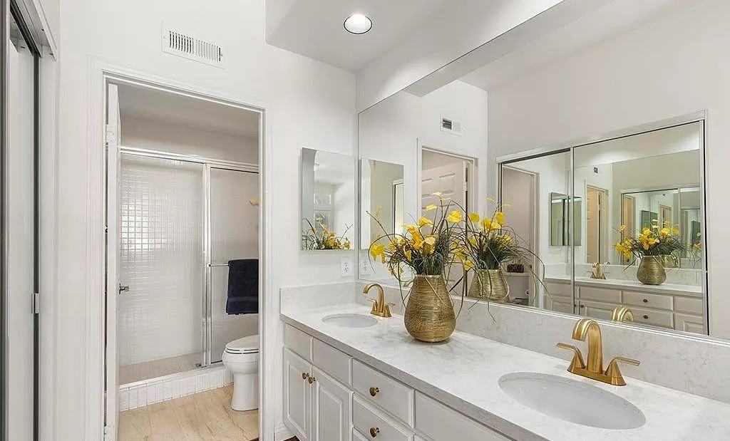 3335 Genoa Way - Photo 3 of 9