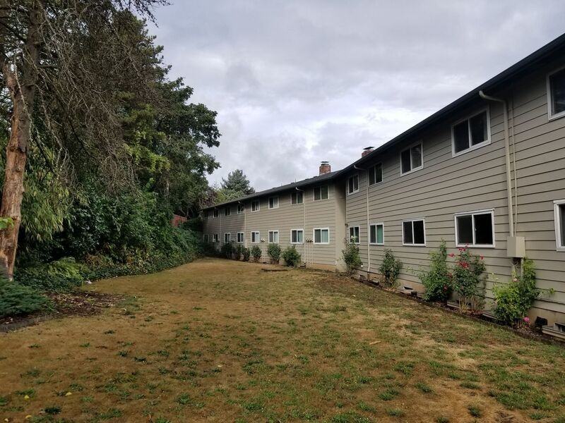 17838 Ne Multnomah Dr #02 - Photo 3 of 12