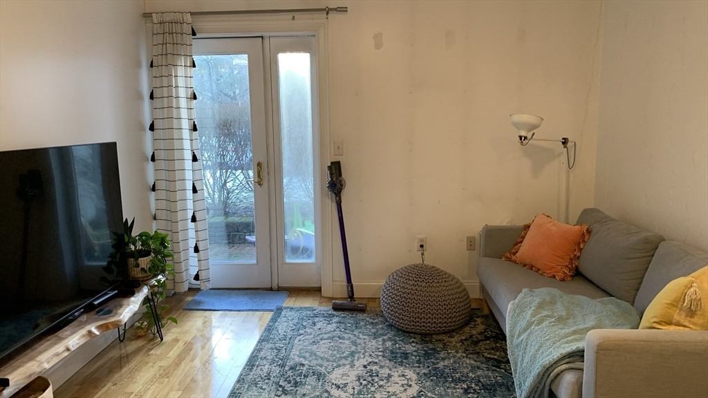 25 Alpine St #10 - Photo 6 of 18