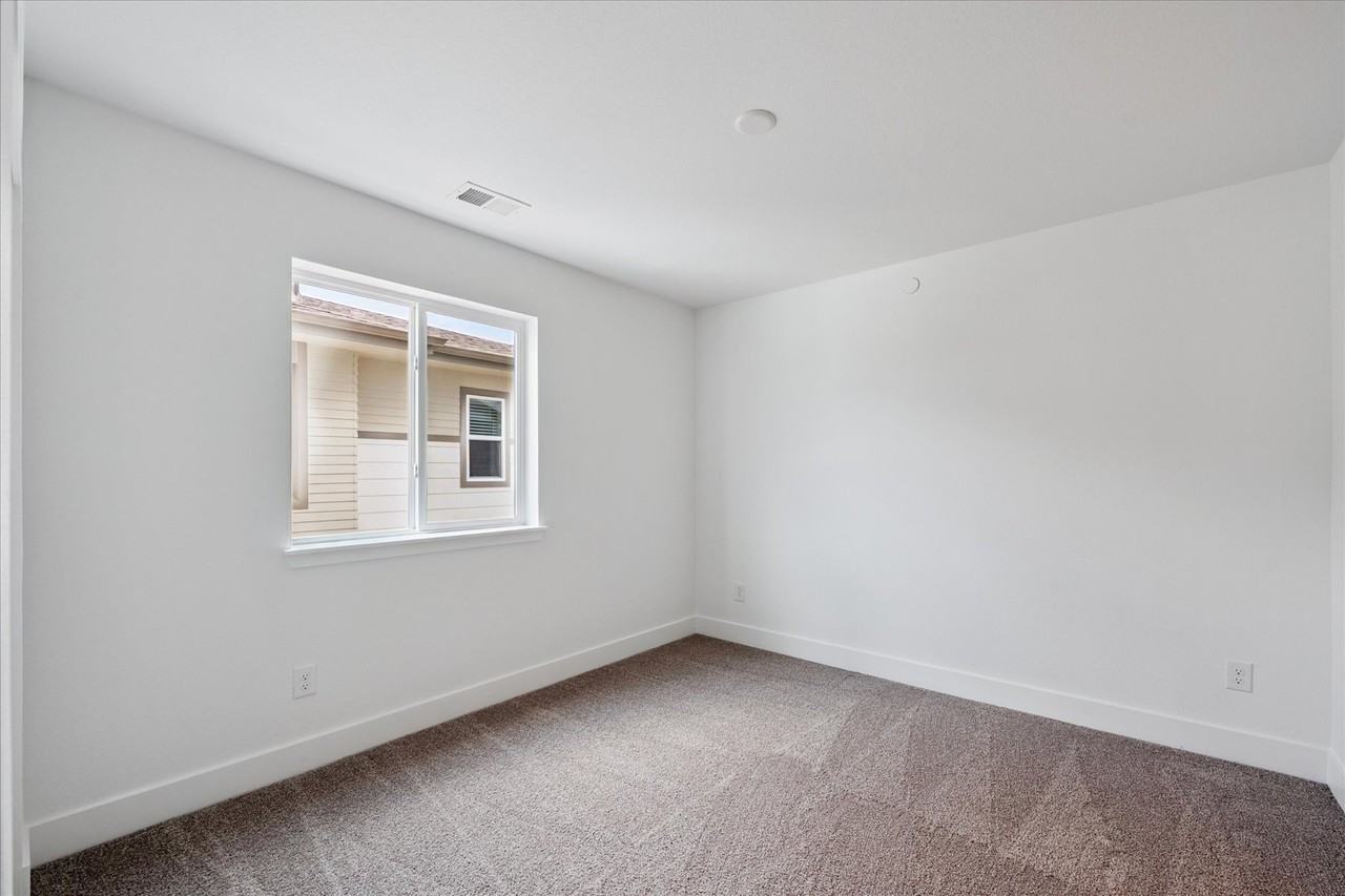 1131 Joseph Pl #NA - Photo 7 of 18