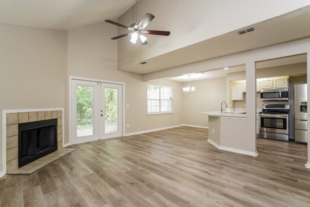 8532 Sturbridge Cir W - Photo 6 of 17