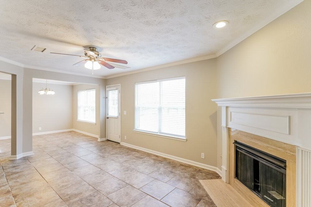 654 Mable Dr - Photo 4 of 17