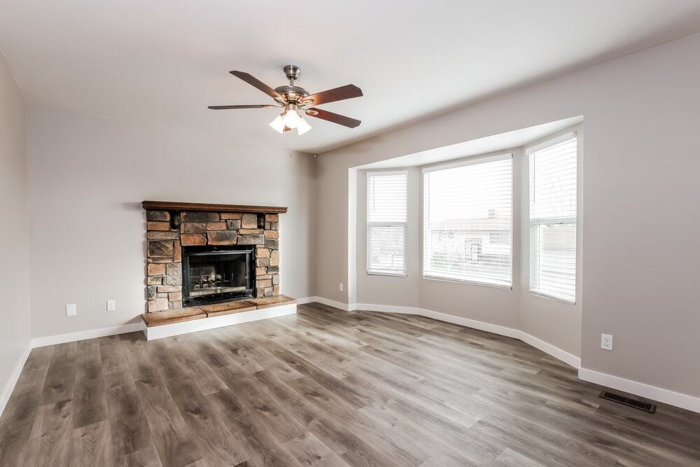 6136 S Woodsborough Way - Photo 4 of 17