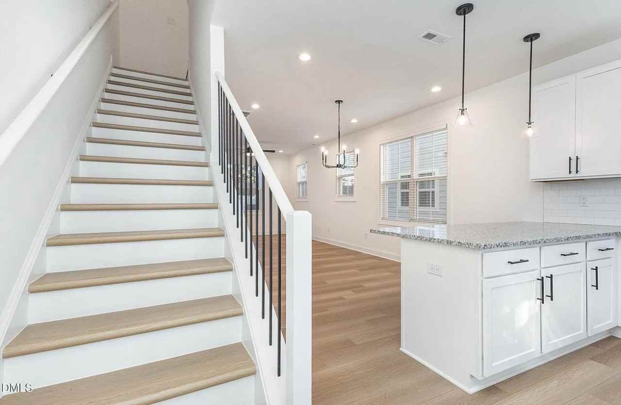 4801 Gossamer Ln - Photo 4 of 12