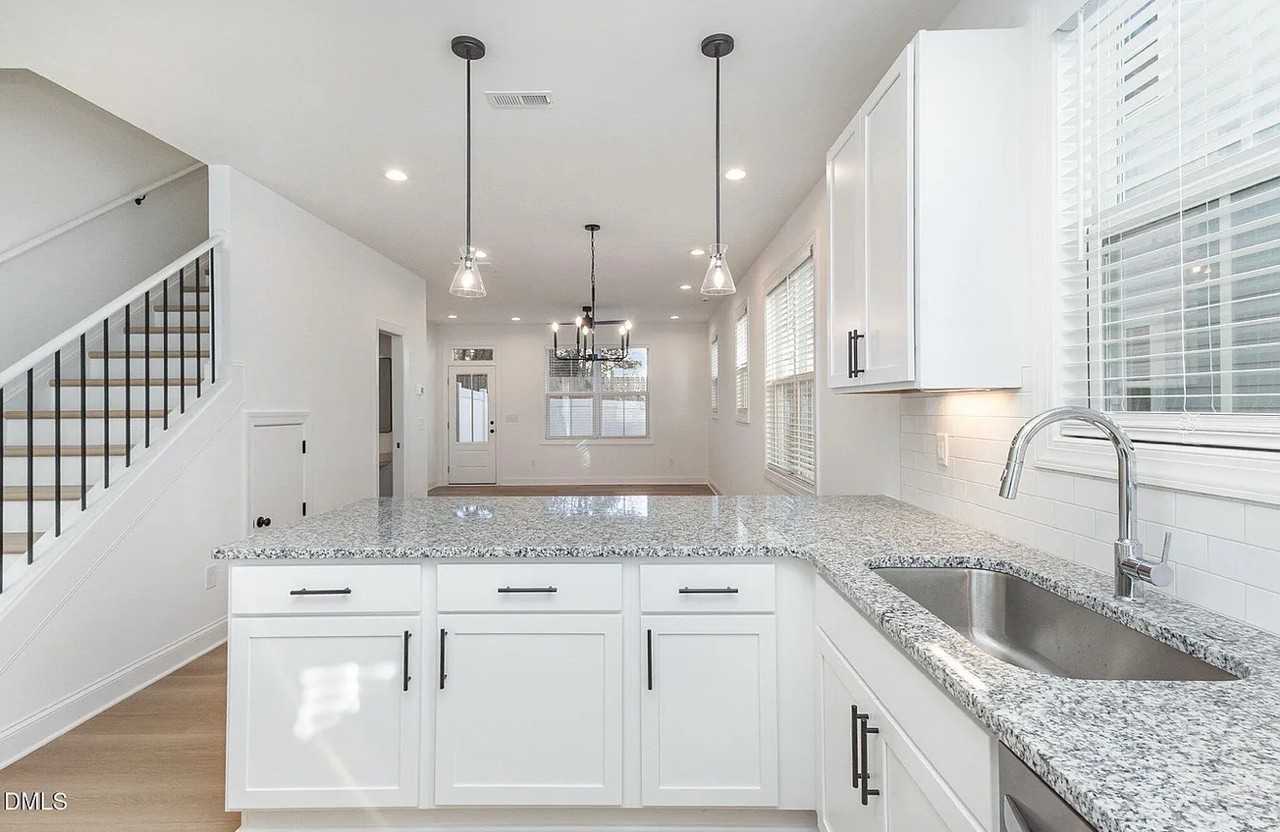 4801 Gossamer Ln - Photo 7 of 12