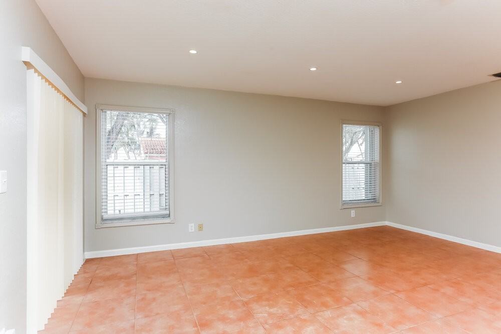 6031 Nw 42nd Way - Photo 6 of 17