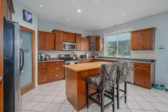 46034 Sherwood Dr - Photo 3 of 20