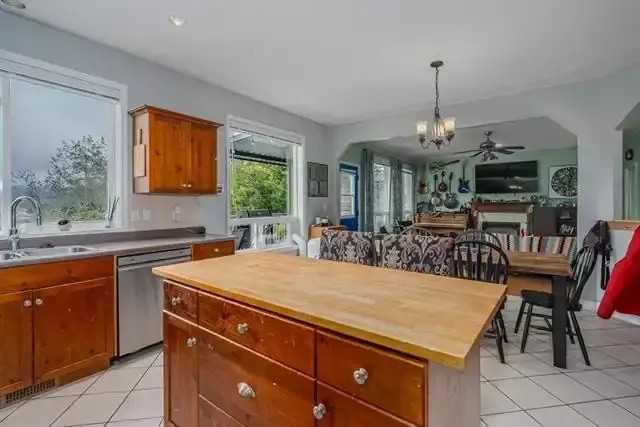 46034 Sherwood Dr - Photo 4 of 20