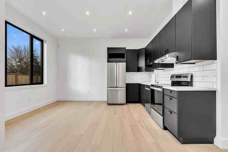 9111 Ryan Crt - Photo 3 of 16