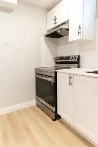 43 Cranbrook St #2 - Photo 3 of 17