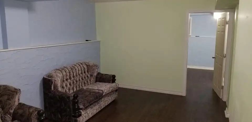 4127 Taffey Cres #BS - Photo 4 of 7