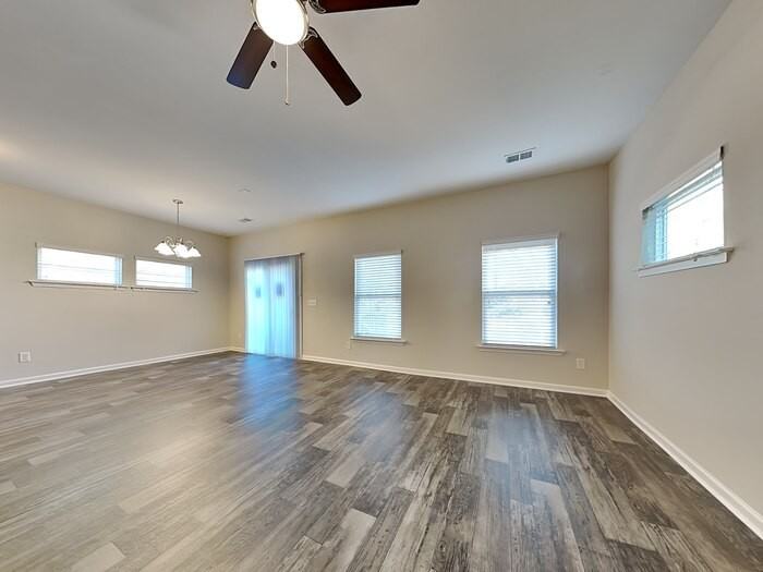 428 Hawkeye Ct - Photo 5 of 25