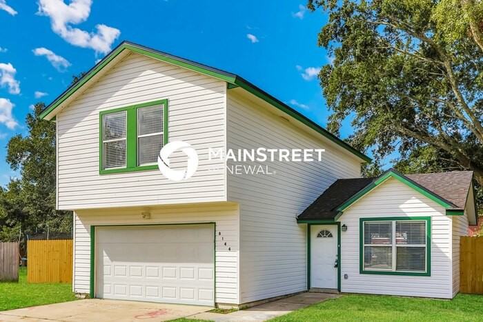 8144 Colonnade Ct W - Photo 2 of 33