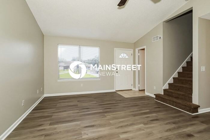 8144 Colonnade Ct W - Photo 7 of 34