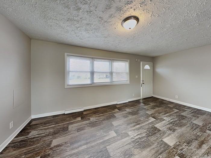 426 Pleasant Dr - Photo 5 of 21