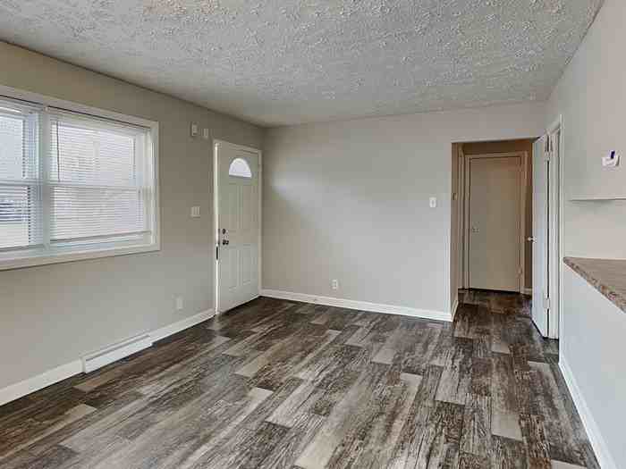 426 Pleasant Dr - Photo 6 of 21