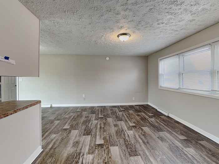 426 Pleasant Dr - Photo 7 of 21