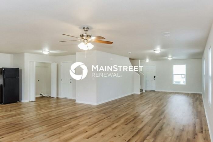 215 Farmington Dr - Photo 6 of 18