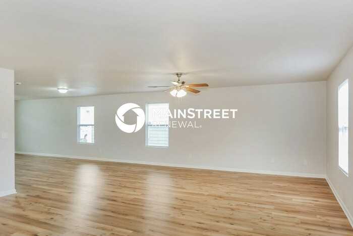 215 Farmington Dr - Photo 7 of 18