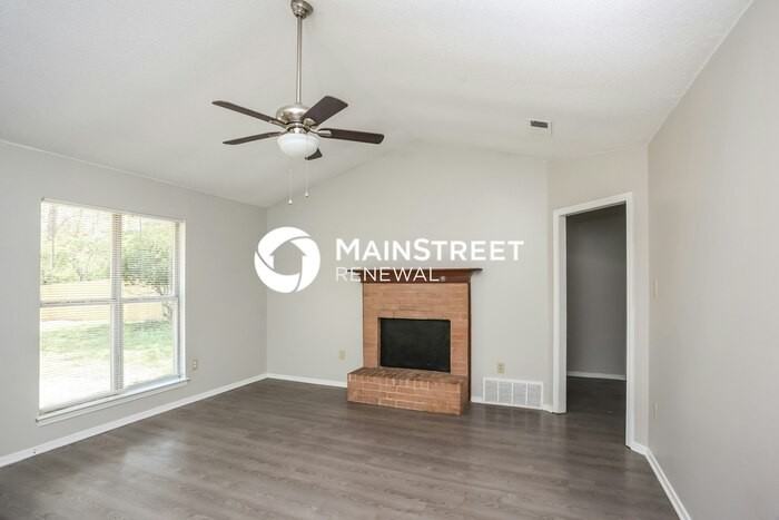 10662 Oak Leaf Dr - Photo 4 of 17