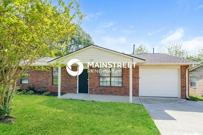 732 Genesis Ln - Photo 4 of 17