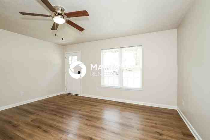 821 Dogwood Cir - Photo 5 of 17