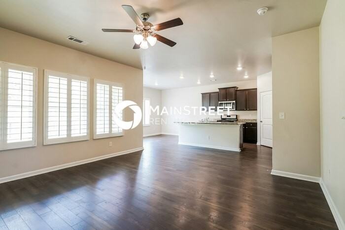 258 Chelsea Park Rd - Photo 6 of 18