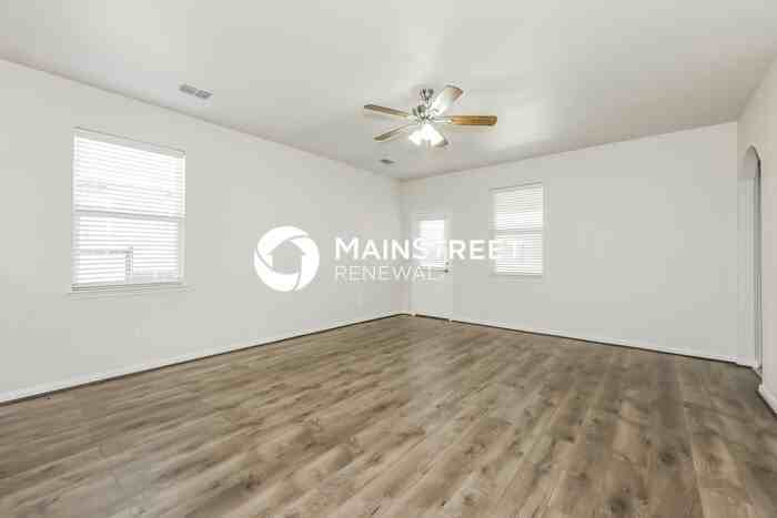 9225 Lone Cypress Dr - Photo 6 of 17