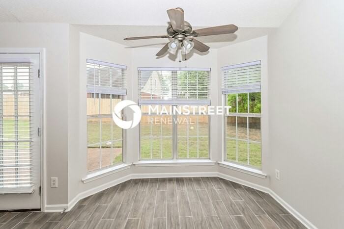 9857 Averbury Dr - Photo 7 of 17