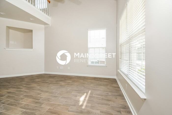 5433 Sky Hill Dr - Photo 4 of 18